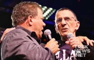 Shatner e Nimoy juntos no palco do Las Vegas Convention Estrela Trek 2011