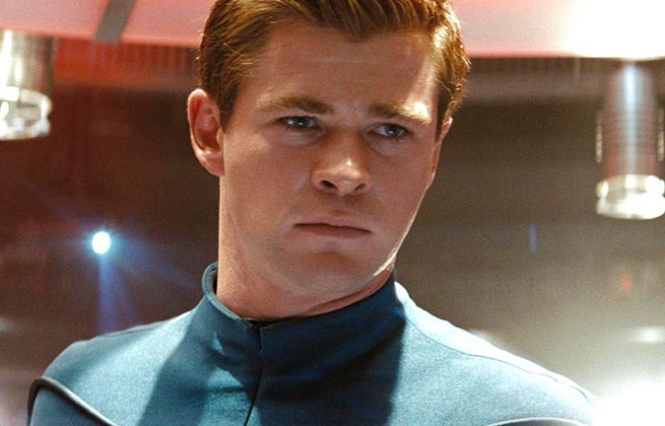 Chris Hemsworth di film Star Trek pertama.