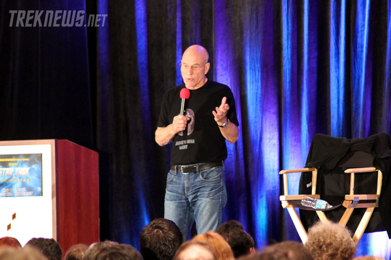 Patrick Stewart on stage at the New Jersey Star Trek convention