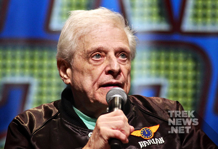 Harlan Ellison discussing "The City on the Edge of Forever" at the 2014 Star Trek Convention in Las Vegas