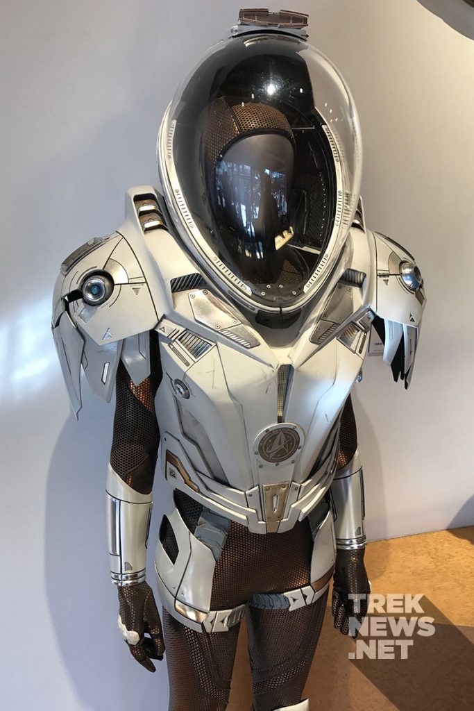 star trek discovery space suit
